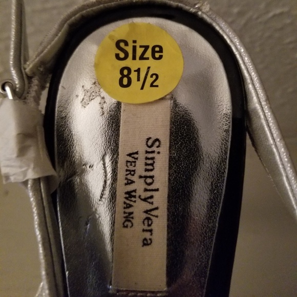 Vera Wang Ladies Dress Shoes - Picture 3 of 4